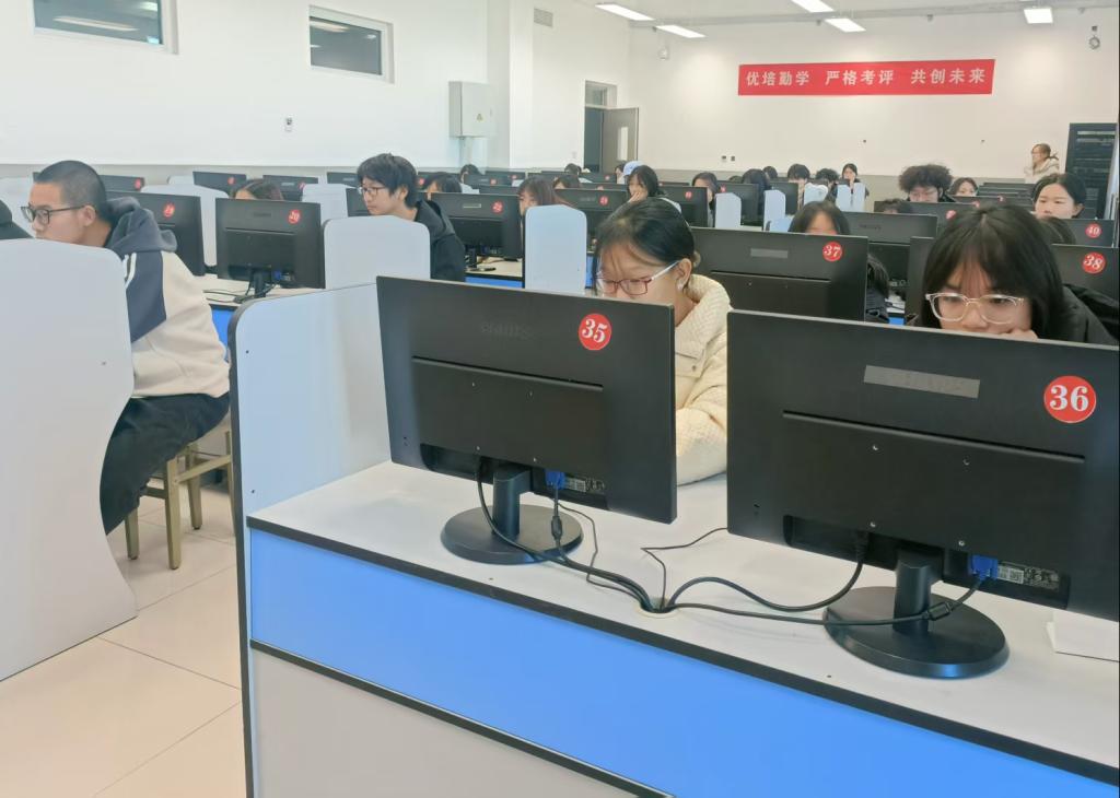 2025年唐山幼專第一屆辦公軟件大賽圓滿落幕，軟件開發(fā)新星閃耀校園